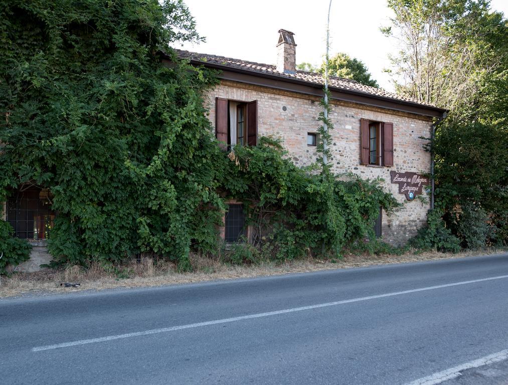 Locanda Dei Melograni Gossolengo Exterior photo